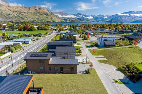 Photo of property in 7 Tuke Lane, Wanaka, 9305