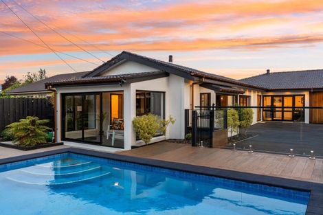 Photo of property in 215 Bay View Road, Saint Clair, Dunedin, 9012