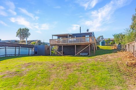 Photo of property in 3 James Street, Waikawa Beach, Manakau, 5573