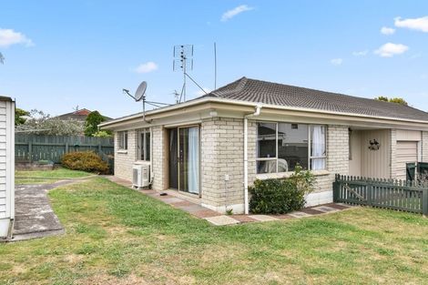 Photo of property in 2/19 Tatariki Street, Rosehill, Papakura, 2113