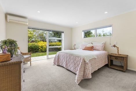 Photo of property in 10 Beachwood Drive, Hatfields Beach, Orewa, 0931