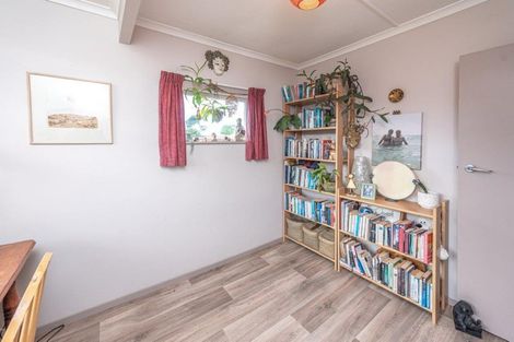 Photo of property in 1929 Parewanui Road, Parewanui, Bulls, 4894