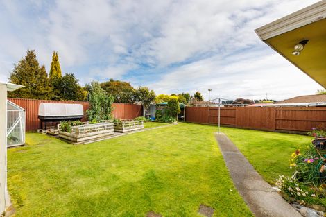 Photo of property in 15 Grange Place, Milson, Palmerston North, 4414