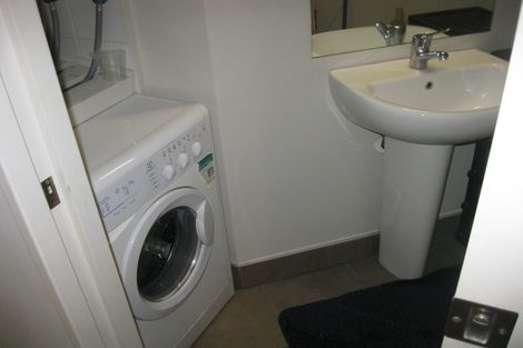 Photo of property in Terrace Tower Apartments, 4a/126 The Terrace, Wellington Central, Wellington, 6011