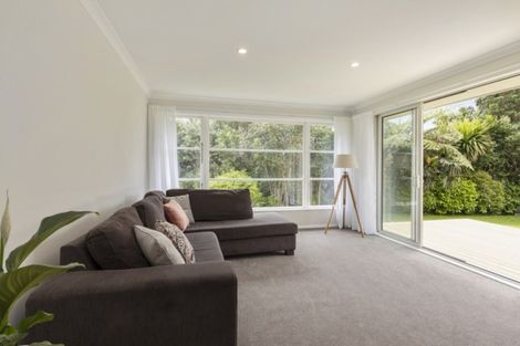 Photo of property in 46 Poto Road, Normandale, Lower Hutt, 5010
