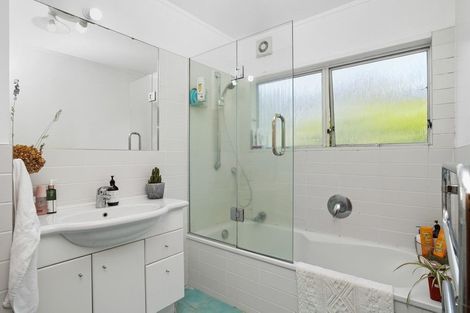 Photo of property in 4 Inga Road, Milford, Auckland, 0620