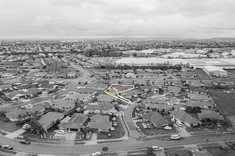 Photo of property in 8 Orrell Place, Mangere, Auckland, 2022