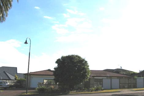 Photo of property in 8 Calypso Way, Unsworth Heights, Auckland, 0632