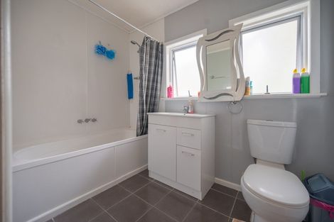 Photo of property in 27 Hillary Crescent, Maraenui, Napier, 4110