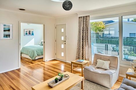 Photo of property in 39a Pukatea Street, Eastbourne, Lower Hutt, 5013