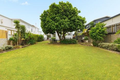 Photo of property in 94 Karewa Parade, Papamoa Beach, Papamoa, 3118