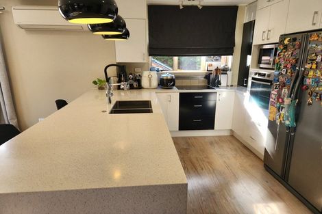 Photo of property in 135 Memorial Avenue, Burnside, Christchurch, 8053