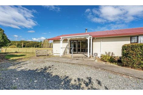 Photo of property in 66 Clifden Highway, Tuatapere, 9691