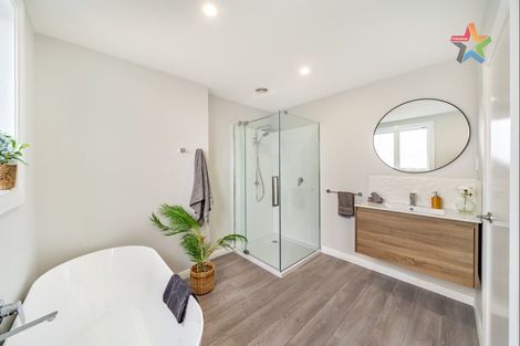 Photo of property in 8 Golf Road, Manor Park, Lower Hutt, 5019