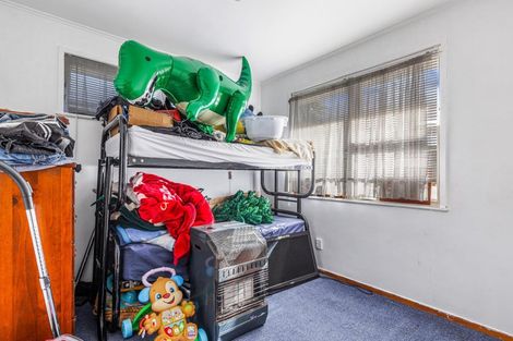 Photo of property in 28 Helena Street, Massey, Auckland, 0614