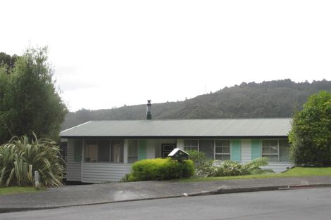 Photo of property in 31 Ngahere Street, Stokes Valley, Lower Hutt, 5019