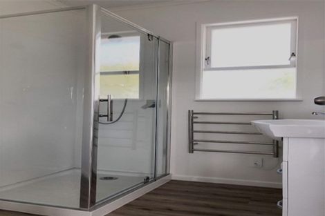 Photo of property in 11 Finlow Drive, Te Atatu South, Auckland, 0610