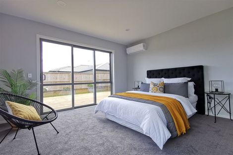 Photo of property in 26 Vinistra Road, Kumeu, 0810