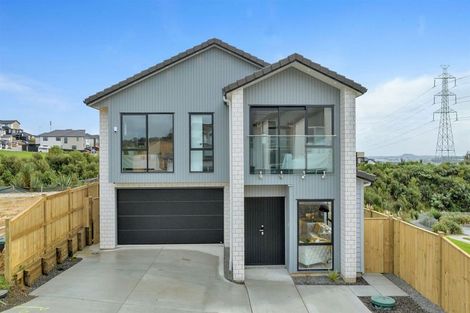 Photo of property in 30 Ballyalton Crescent, Flat Bush, Auckland, 2019