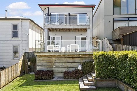 Photo of property in 15 Mills Road, Brooklyn, Wellington, 6021