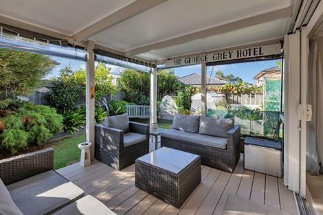 Photo of property in 80 One Tree Point Road, One Tree Point, 0118