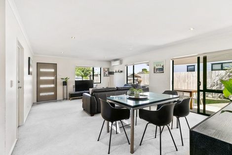 Photo of property in 3b Tawa Road, Te Atatu Peninsula, Auckland, 0610