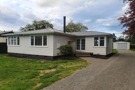 Photo of property in 15 Moreton Road, Carterton, 5713