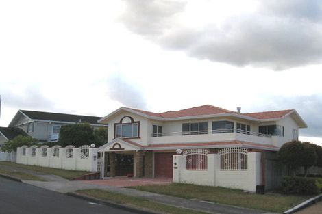 Photo of property in 2 Mistral Place, West Harbour, Auckland, 0618