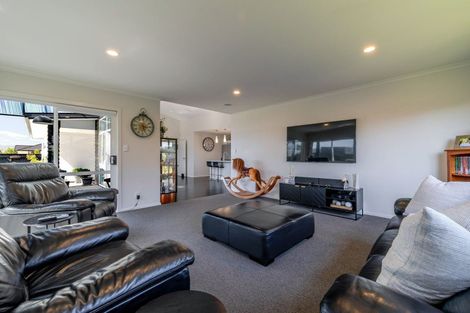 Photo of property in 2 Morocco Terrace, Kelvin Grove, Palmerston North, 4414