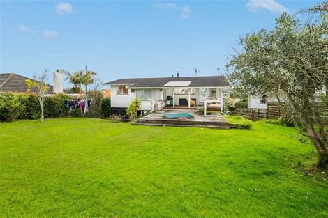 Photo of property in 12 William Souter Street, Forrest Hill, Auckland, 0620