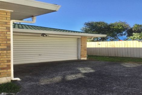 Photo of property in 2/421 Mount Albert Road, Mount Roskill, Auckland, 1041