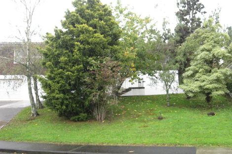 Photo of property in 2 Hartles Place, Mellons Bay, Auckland, 2014