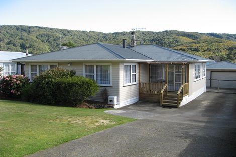 Photo of property in 40 Coast Road, Wainuiomata, Lower Hutt, 5014