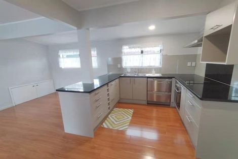 Photo of property in 4 Clunie Place, Highland Park, Auckland, 2010