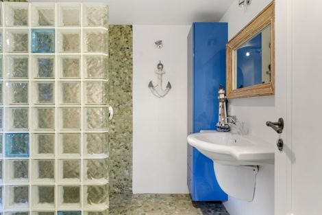 Photo of property in 1/60 Milford Road, Milford, Auckland, 0620