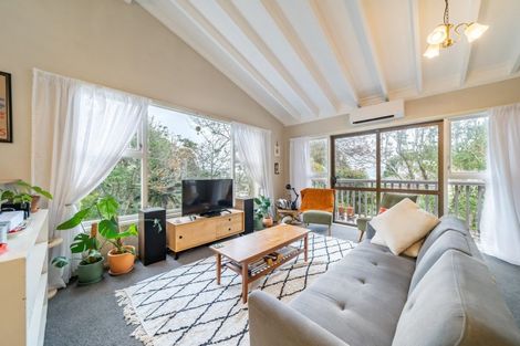 Photo of property in 62 Tio Tio Road, Miramar, Wellington, 6022