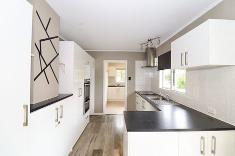 Photo of property in 108 Kervil Avenue, Te Atatu Peninsula, Auckland, 0610