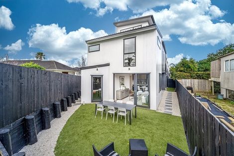 Photo of property in 7/8 Bennett Road, Pakuranga, Auckland, 2010