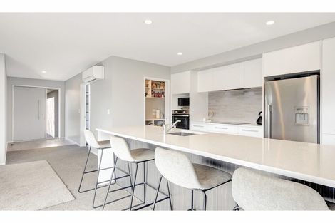 Photo of property in 177b High Street, Oxford, 7430