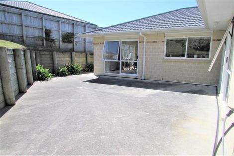 Photo of property in 48 Tongariro Drive, Aotea, Porirua, 5024