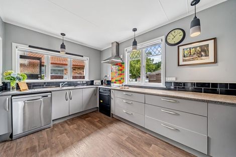 Photo of property in 77 Ward Street, Wallaceville, Upper Hutt, 5018