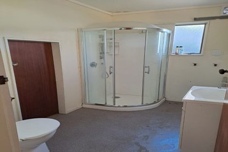 Photo of property in 84 Taylor Terrace, Tawa, Wellington, 5028