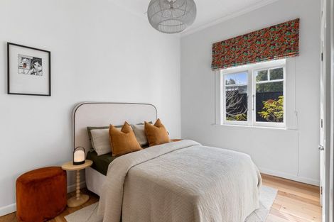 Photo of property in 202 Queen Street, Northcote Point, Auckland, 0627