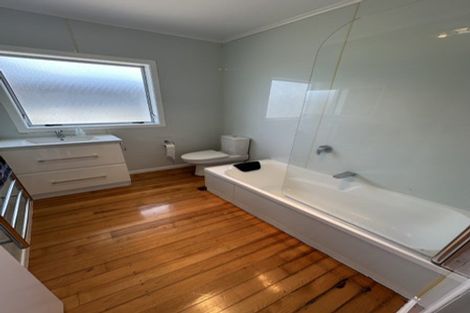 Photo of property in 2/8 Edgewater Drive, Pakuranga, Auckland, 2010