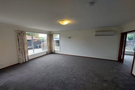 Photo of property in 9 Camberwell Place, Avonhead, Christchurch, 8042