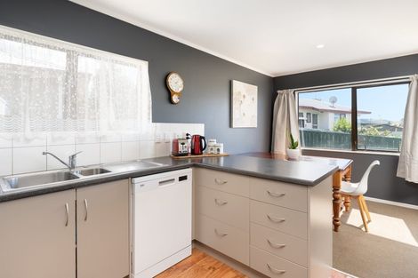 Photo of property in 60 Atuaroa Avenue, Te Puke, 3119