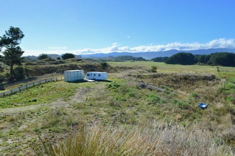 Photo of property in 38 Uxbridge Terrace, Waikawa Beach, Manakau, 5573