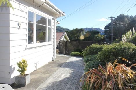 Photo of property in 9 Woburn Road, Northland, Wellington, 6012