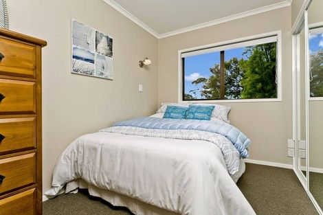 Photo of property in 30c Fordham Street, Beach Haven, Auckland, 0626