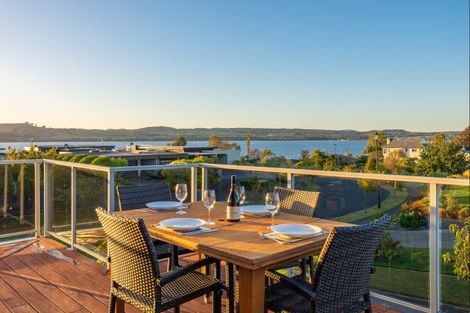 Photo of property in 24 Pukenamu Road, Rainbow Point, Taupo, 3330